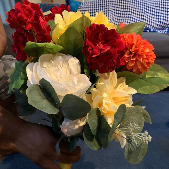 Faux bridal bouquet - Picture 3 of 3